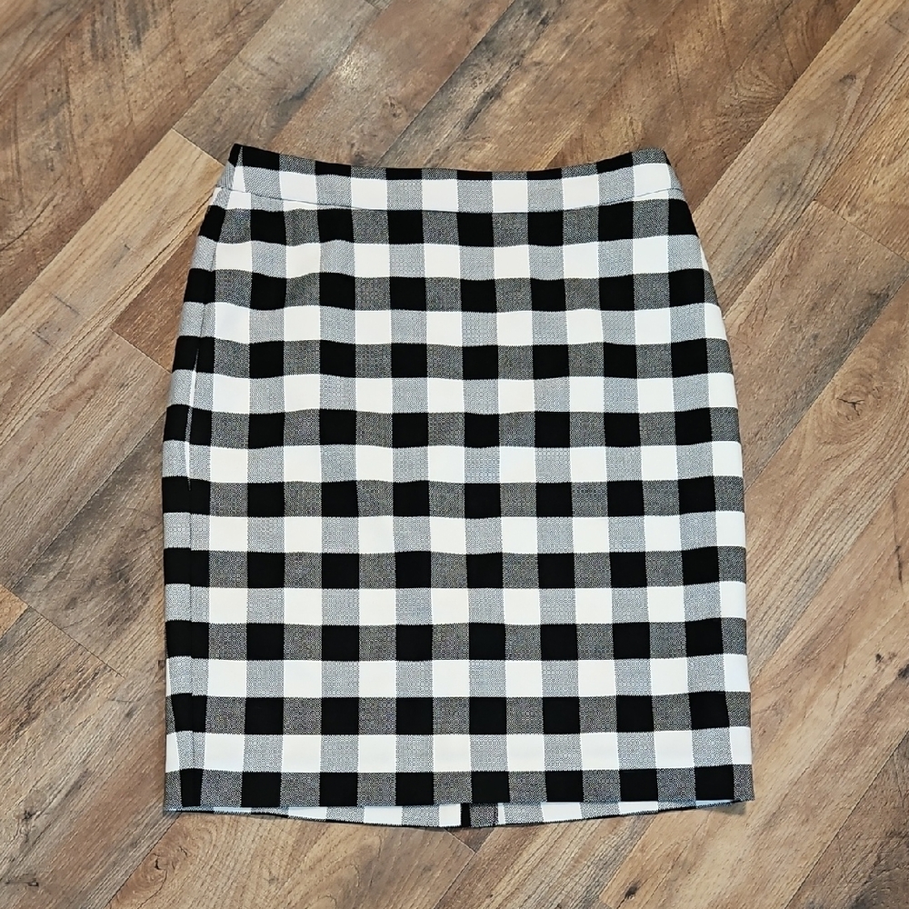 👗Ann Taylor Black and White Plaid Pencil Skirt